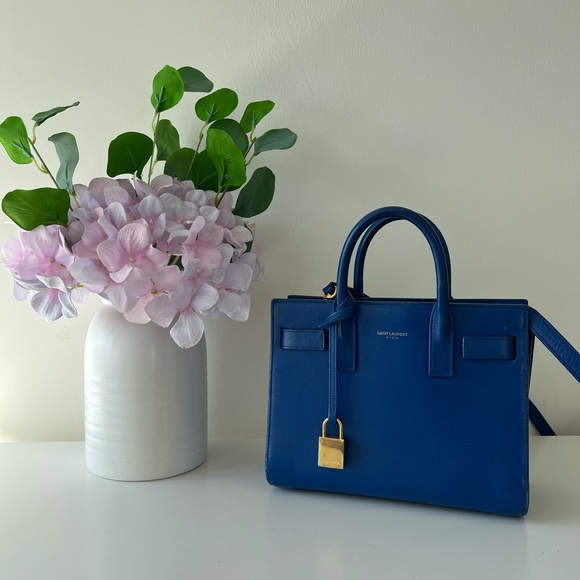 100% authentic Yves saint Laurent nano sac de jour - Picture 1 of 1